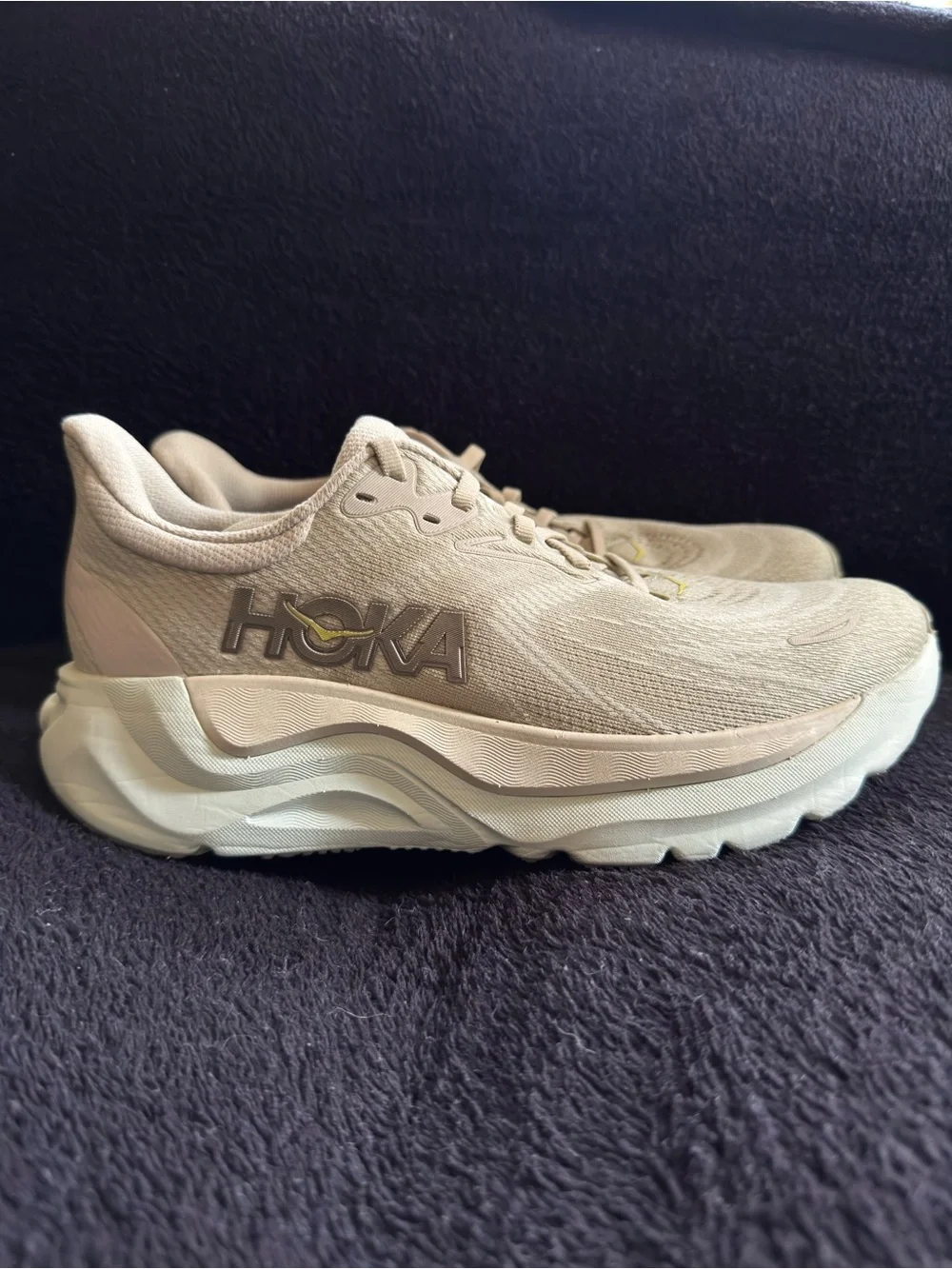 Hoka Arahi 8 women’s shoe